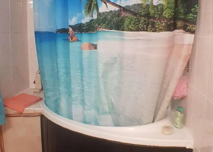 Location Saisonnière De Avril à Fin Octobre Appartement *