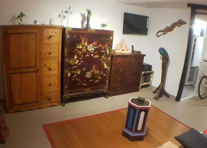 Location Saisonnière De Avril à Fin Octobre Appartement *